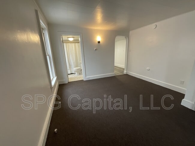 Photo - 932 W Princess St