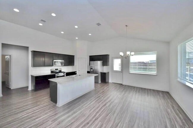 Photo - 16829 Aventura Ave