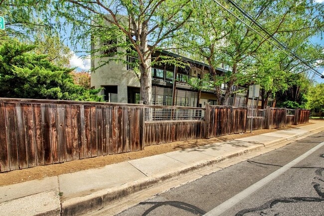 Photo - 1308a W N Loop Blvd