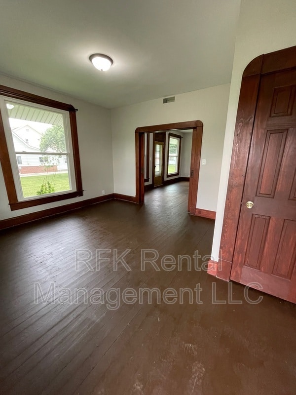 Photo - 312 S Main St