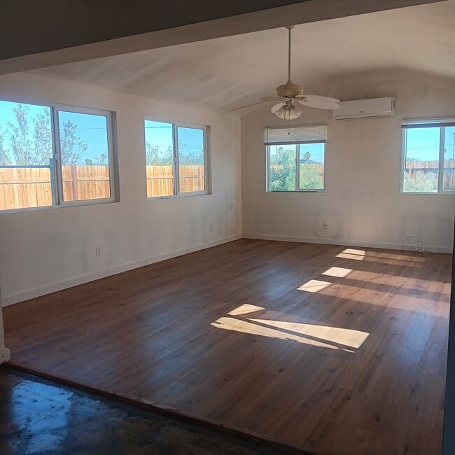 Photo - 6739 Sage Ave