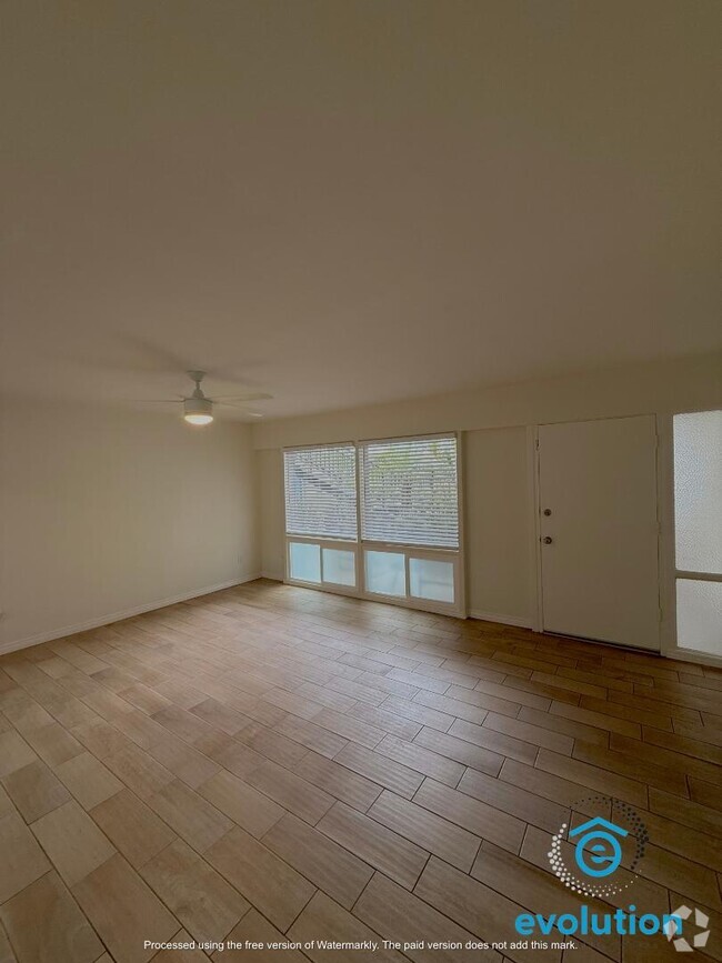 Building Photo - 1111 Adella Ave Rental