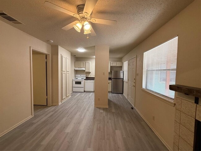 Photo - 4405 Avenue A Unit 6