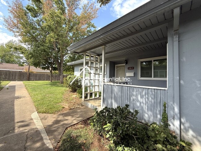 2815 Santa Paula Ct