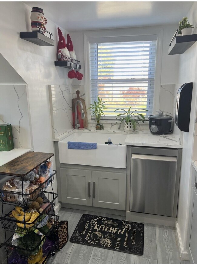 Photo - 28 Linden Ave