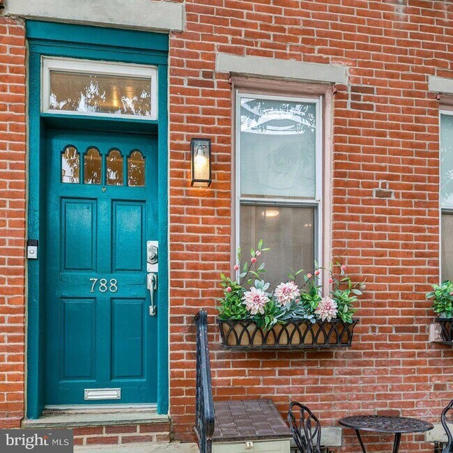 Photo - 788 N Croskey St
