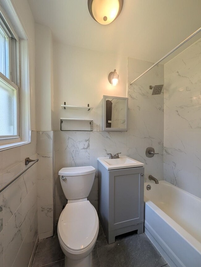 Photo - 267 Webster Ave Unit 1R