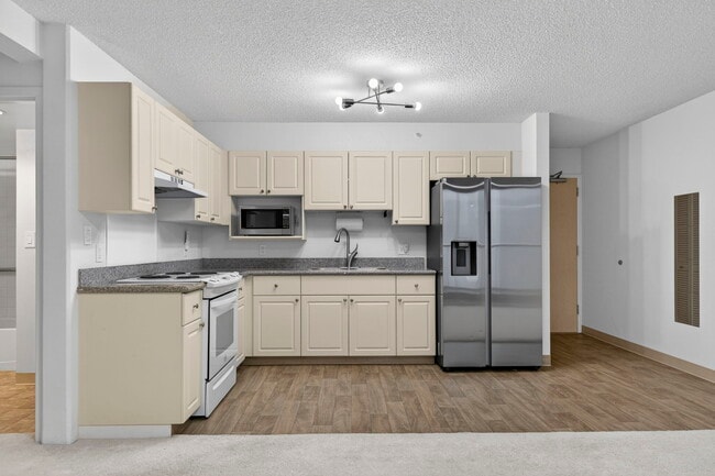 Photo - 801 South St