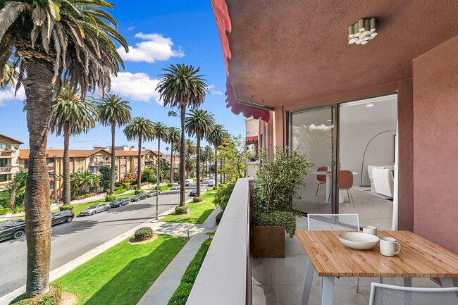 Building Photo - 1745 Camino Palmero St Rental