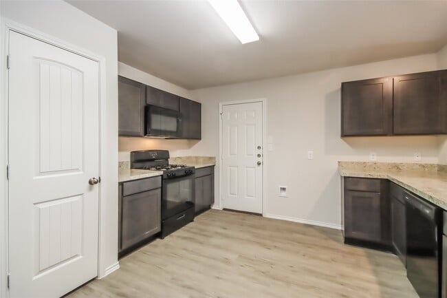 2704 Atlas Dr