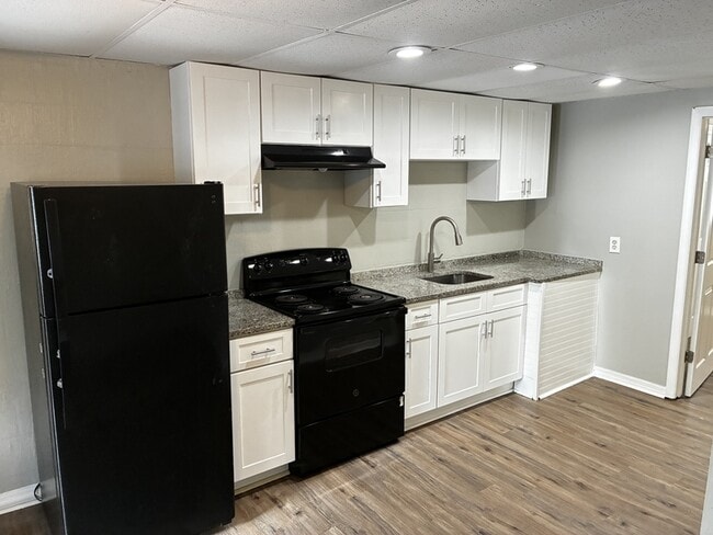 Building Photo - 2146 Inwood Terrace