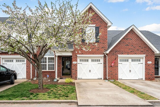 MOVE IN READY 3 BEDROOM TOWNHOUSE!! - MOVE IN READY 3 BEDROOM TOWNHOUSE!!