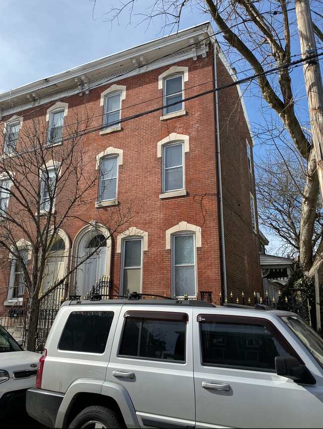 1015 Dekalb Street Unit 3