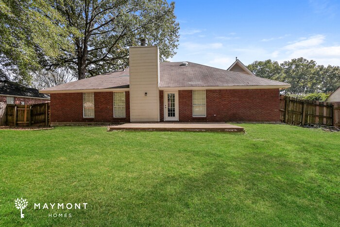 Photo - 107 Whitewood Ln
