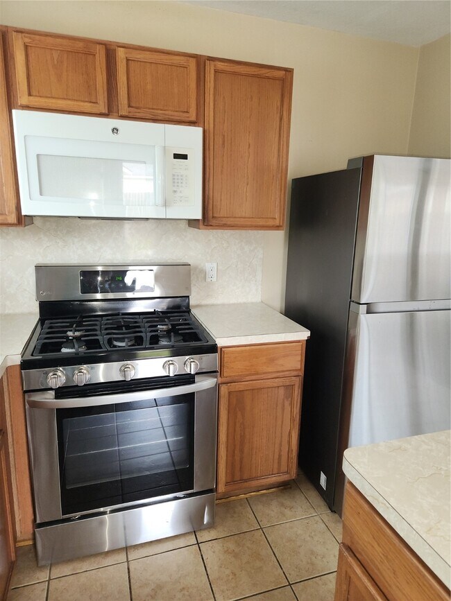 Photo - 819 Lightningbug Ln