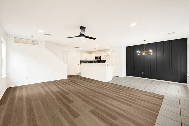 Building Photo - 146 S Walden Elms Cir