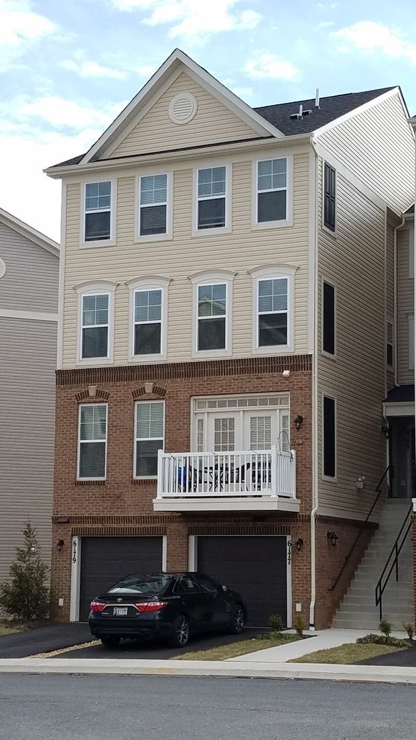 Beautiful townhouse in Jefferson Place Com... - Beautiful townhouse in Jefferson Place Com...