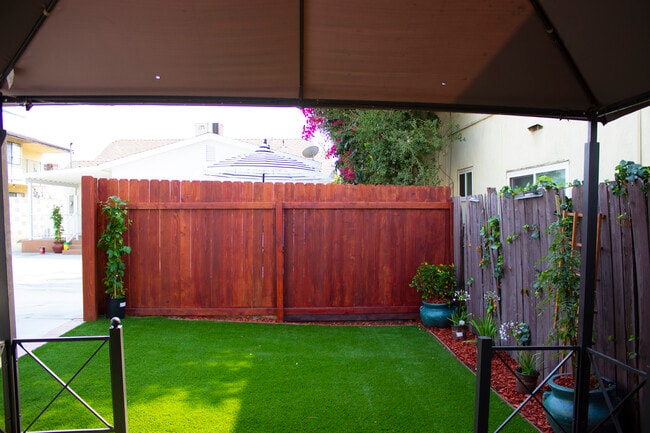 Photo - 659 Salem St