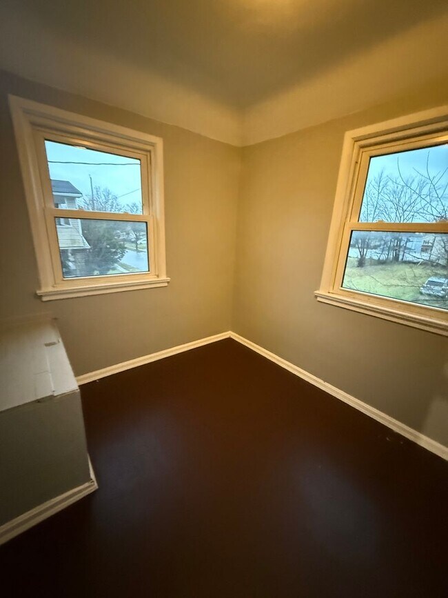 Photo - 3bd Single Lee/Harvard Vouchers Only