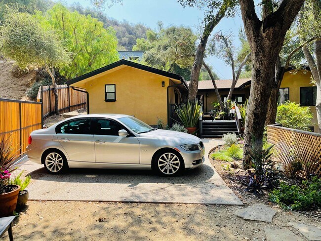 932 Old Topanga Canyon Rd