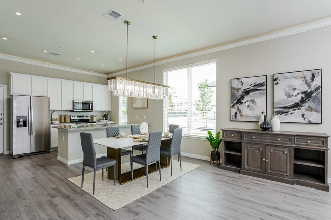 Cocina de espacio abierto - Enclave at Mason Creek Townhomes