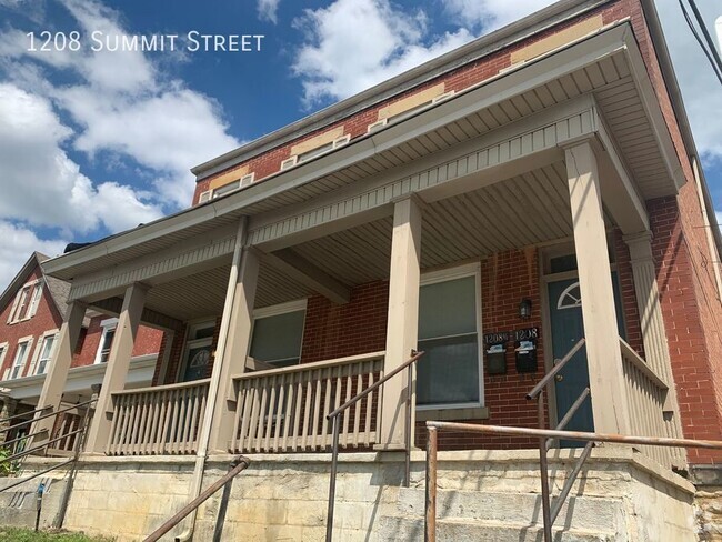 Building Photo - 1 Bed On Summit Street - Near Campus/ Shor... Rental