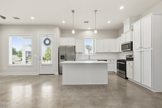 Photo - 107 Satsuma Dr