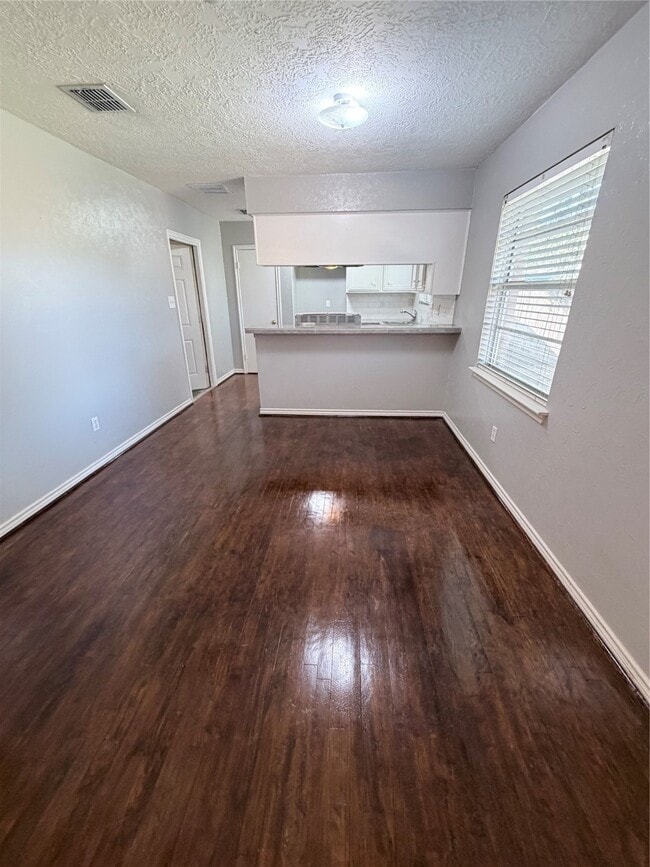 Photo - 1802 Oaklawn St