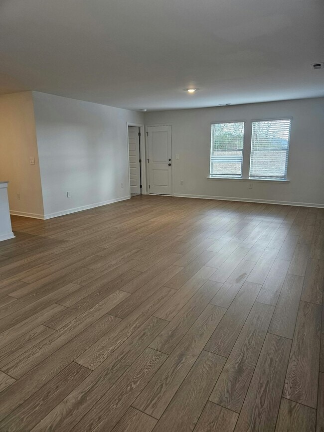 Photo - 112 Labrador Ln