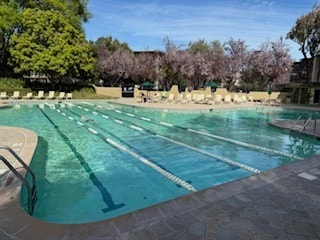 piscina - 802 N Delaware St Unidad 212