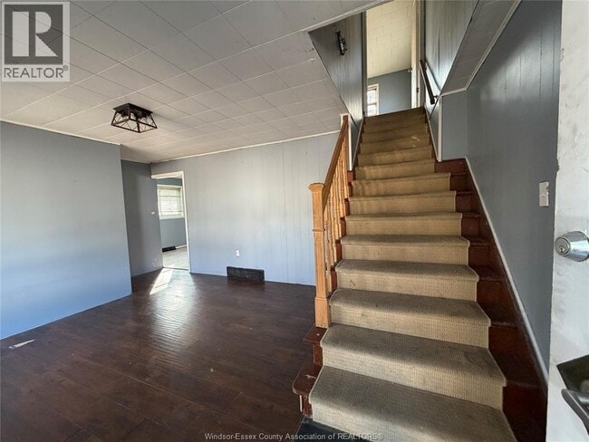 Photo - 493 Josephine Ave