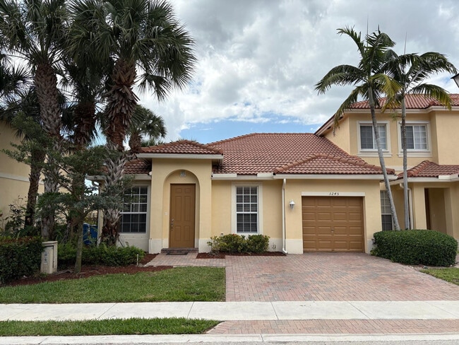 Building Photo - 3245 NW 31st Terrace