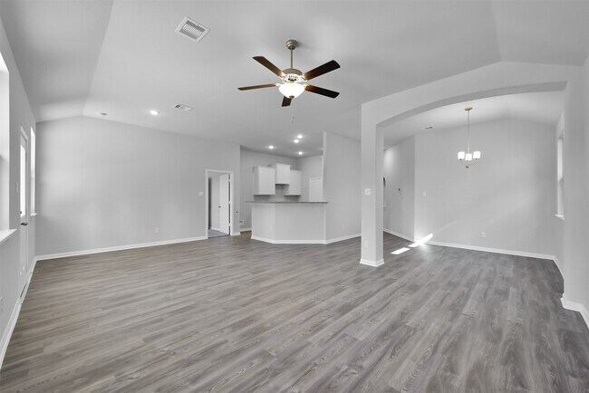 Photo - 17620 Cedar Crst Dr