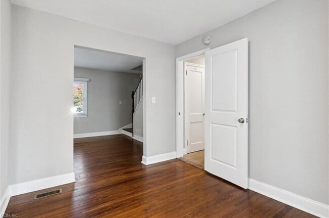 Photo - 7622 Newport Ave Casa