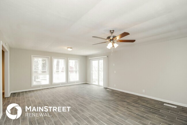 Photo - 33 Skyline Dr SE