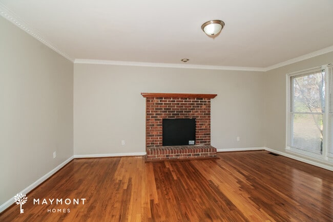 Photo - 121 Silvermill Rd