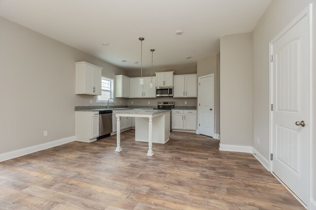 Photo - 1156 Black Oak Cir