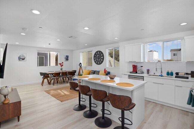 Photo - 4157 Normandie Ave Unit #4157