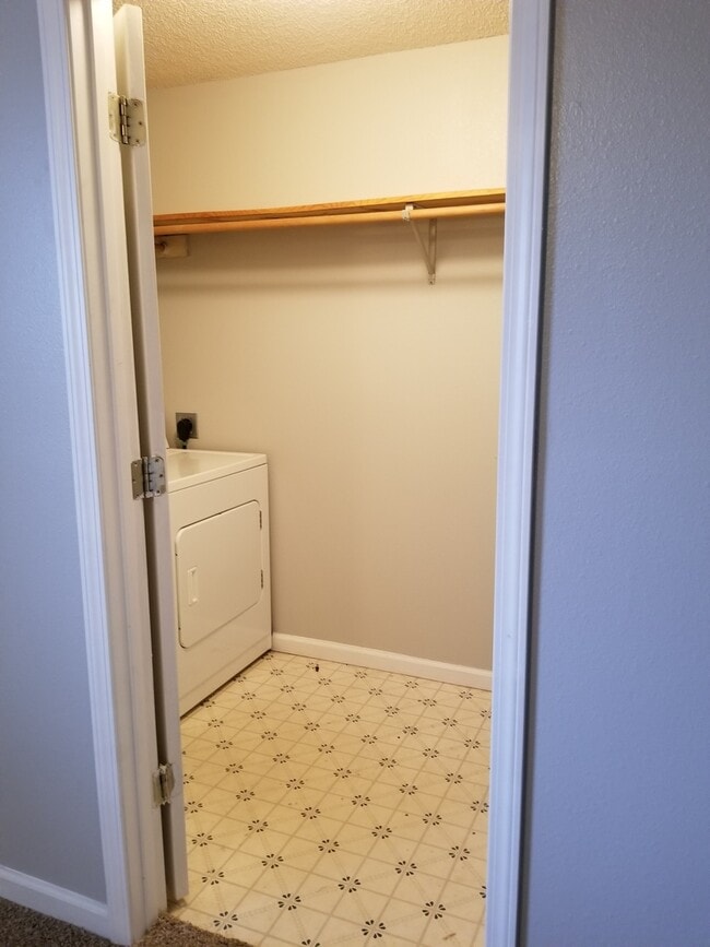 Photo - Cozy upstairs unit with NEW carpet! Unit 1542 G