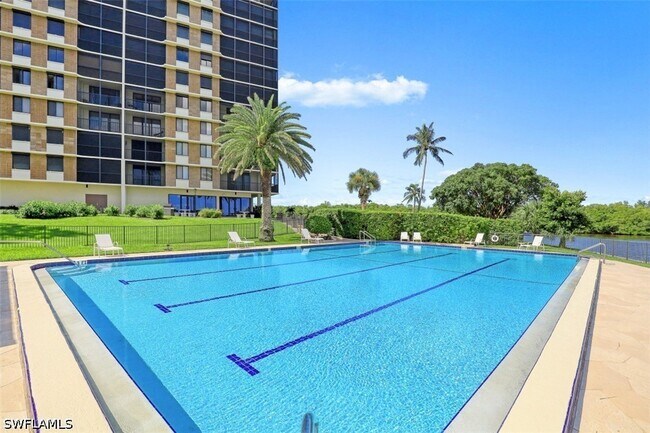 Photo - 15 Bluebill Ave Unit 206