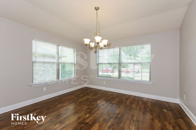 Photo - 610 Canvas Ct