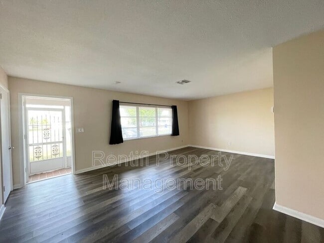Photo - 335 Beachwood Rd