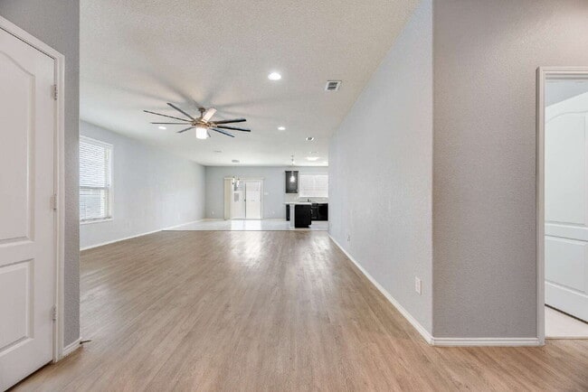 Photo - Charming 3-Bedroom, 2 Baths with 1,670 Sq Ft of Comfort in Providence Village