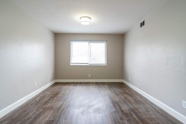 Photo - 331 Kendall Pl Unit B