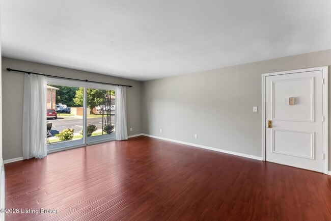 Photo - 320 Highwood Dr