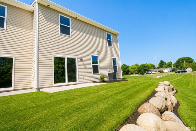 Photo - 3563 Canal Square Dr