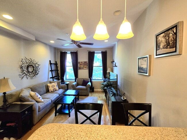 Building Photo - 123 Washington St Unit 3L