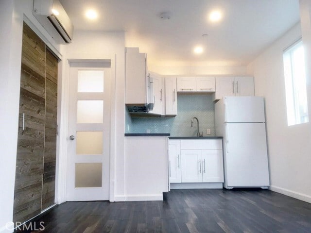 Building Photo - 2264 Lupin St