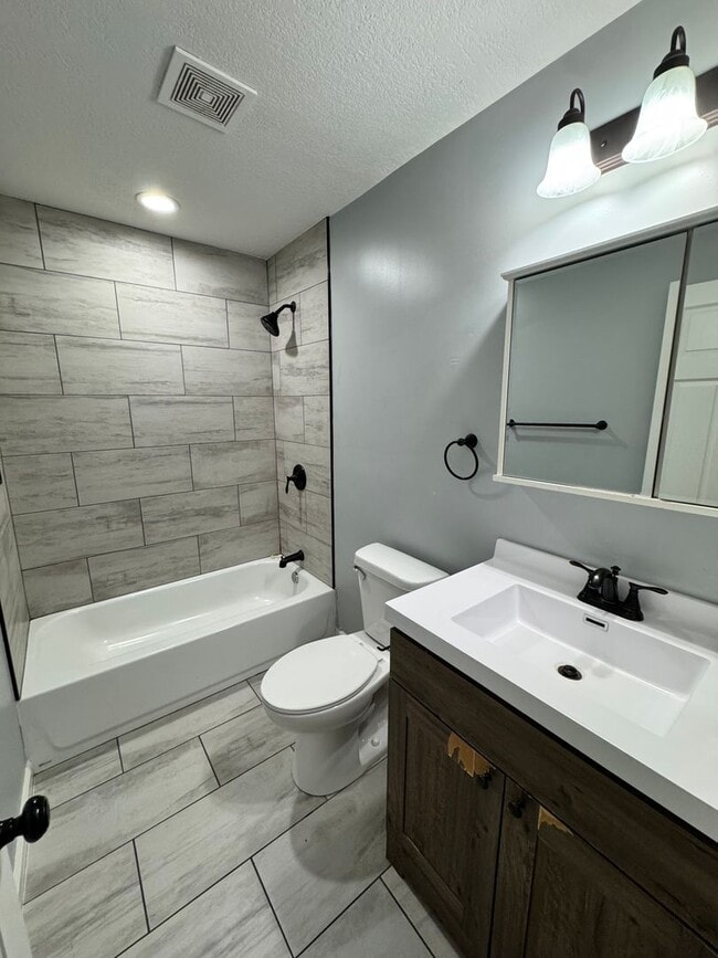 3234 Heatherton Dr Unit 6