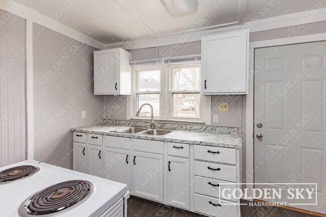 230 Kinsey St Unit 2